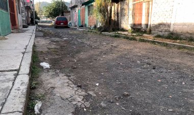 Calles en el olvido y recortes al PEF 2022, la realidad que sufren colonos de Morelia