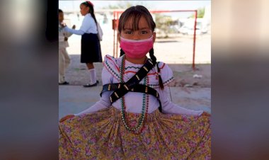 Protagonizan niños desfile cívico en escuelas de Coahuila