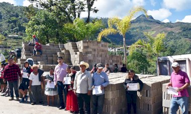 Entregan programa de muros dignos en San Miguel del Progreso 