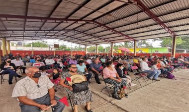 Reciben habitantes de Emiliano Zapata, conferencia sobre qué es el Movimiento Antorchista