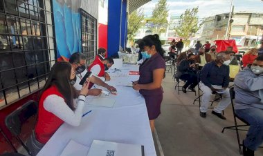 Brinda certeza jurídica Movimiento Antorchista a familias en Texcoco