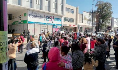 Antorcha protesta en Secretaría de Salud de Coahuila 