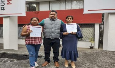 Mujeres antorchistas reciben constancia que las acredita como regidoras