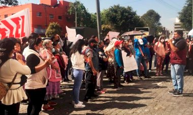 Familias de Gustavo A. Madero se manifiestan en DGRT; exigen regularización
