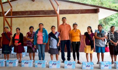 Entregan programa alimentario a 48 beneficiario de La Monera