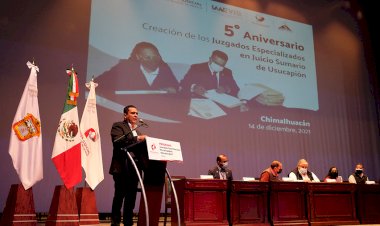 Entregan escrituras y dan certeza jurídica al patrimonio de familias chimalhuacanas