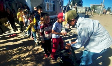 Reciben despensas alimentarias las familias de Pánuco