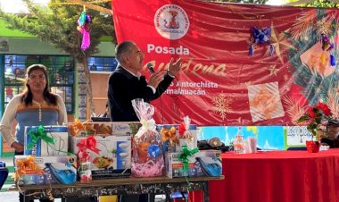 Antorchistas de Acuitlapilco celebran posada navideña