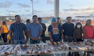 Antorcha celebra Día de Reyes en el puerto de Veracruz