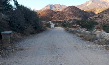 Habitantes de El Sauz urgen pavimentación de camino