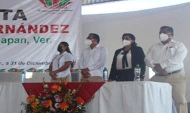 Rinde protesta, Rafael Hernández, alcalde antorchista de Soteapan