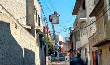 Antorcha logra luminarias para colonia Tlacaélel en GAM