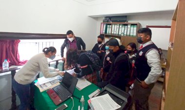 Estudiantes entregan pliego petitorio educativo en Tenancingo