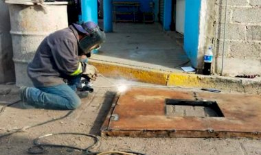 Reparan válvulas de distribución de agua potable en Cuayuca de Andrade