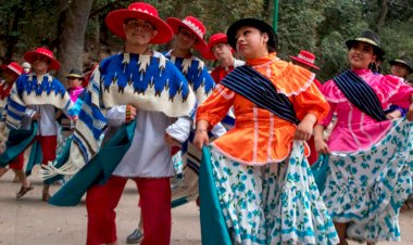 Emblema Boliviano, participación de CDMX en Encuentro de Folclor Internacional