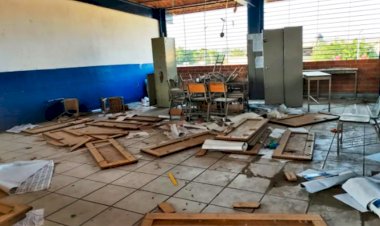 Las escuelas saqueadas y vandalizadas no son “espacios seguros