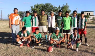 Realiza Antorcha torneo relámpago de fútbol en Pinotepa