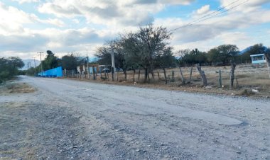 Vecinos de la comunidad Piedra Blanca solicitan arreglo de camino