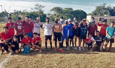 Celebran escuadras de Campeche y Dzitnup encuentro amistoso de fútbol