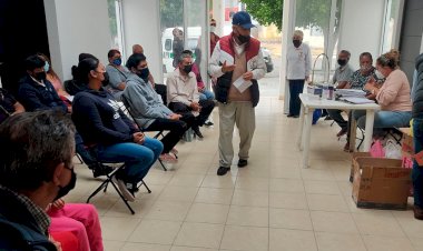 Morelianos se organizan para brindar medicina a pobladores humildes