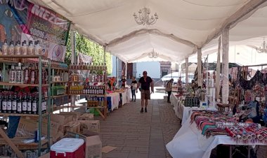 Tianguis artesanal en La Piedad, un apoyo para los ingresos de comerciantes purépechas