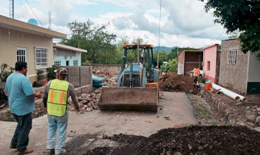 Gracias a Antorcha habrá drenaje en colonia Cofradía de Nayarit