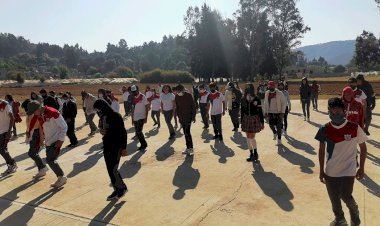 Para un mejor desarrollo, forman grupos de danza en la EPO 355 “José Martí”