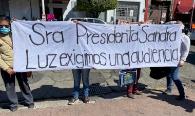 Texcocanos se manifiestan para exigir solución a sus demandas