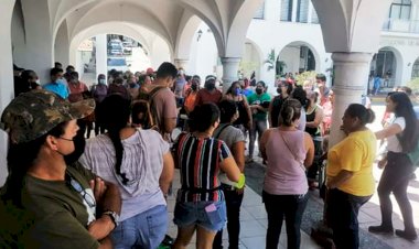 Secretaría Particular de Manzanillo recibe a Antorchistas