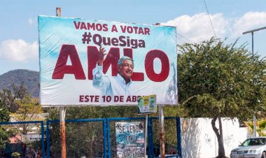 Con espectaculares, continúa en Guerrero promoción a favor de AMLO