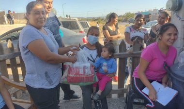 Junta vecinal, entrega apoyos alimentarios en ciudad satélite