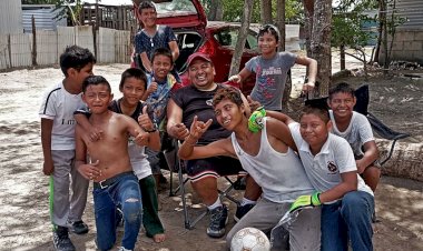 Jóvenes practican deporte en La Antorcha para formación integral