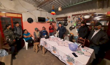 Por dignificación en la colonia de la 6 de junio de Tlaxcala, colonos se reúnen con el dirigente estatal
