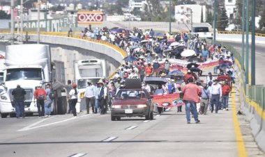 Transportistas y CETEG paralizan Guerrero por la 4T inoperante