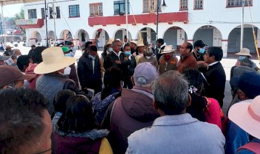 Habitantes de Atlacomulco reciben negativa de la alcaldesa a solución de demandas 
