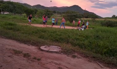 Jóvenes de Villa Purificación sin espacios deportivos dignos
