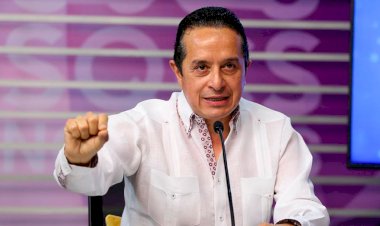 El gobernador Carlos Joaquín se burla del pueblo de Quintana Roo 