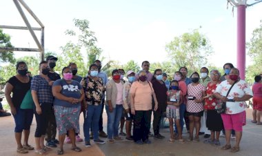 Fundación beneficia con lentes graduados a antorchistas de Chetumal