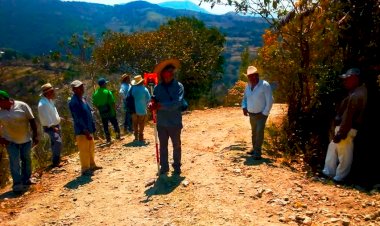 Pobladores de Acuentla, Guerrero anuncian pavimentación de acceso a la comunidad