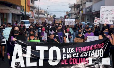 Colectivos feministas realizan marcha en la ciudad de Colima