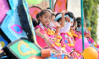 Desfile educativo por las calles del sur de la capital