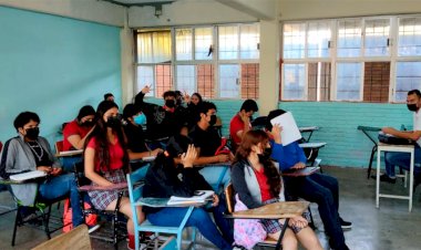 Pueblo de Sinaloa debe defender las escuelas 