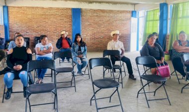 Campesinos mexiquenses aprenden el uso de redes sociales