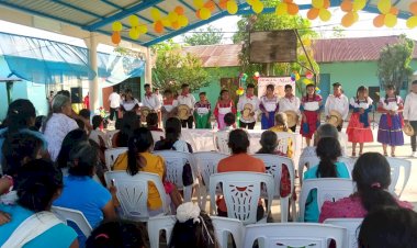 Festejan el Día de las Madres en comunidades de Tantoyuca