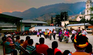 Con cultura, participa Antorcha en fiesta religiosa de Almolonga de Ocampo