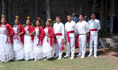 Asisten a concurso de Danza Folklórica de la zona BG023