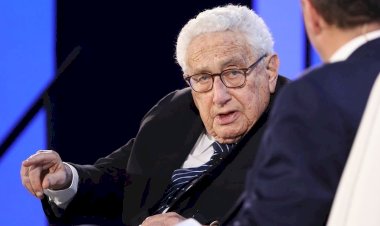 Urge parar la guerra en Ucrania: Kissinger