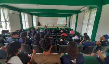 Imparten taller sobre proyecto de vida en Cbta 110