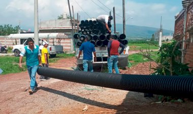 Pese a recortes federales, Antorcha logra introducción de drenaje