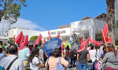 Xalapeños exigen a CMAS resuelva la carencia de agua potable en sus colonias